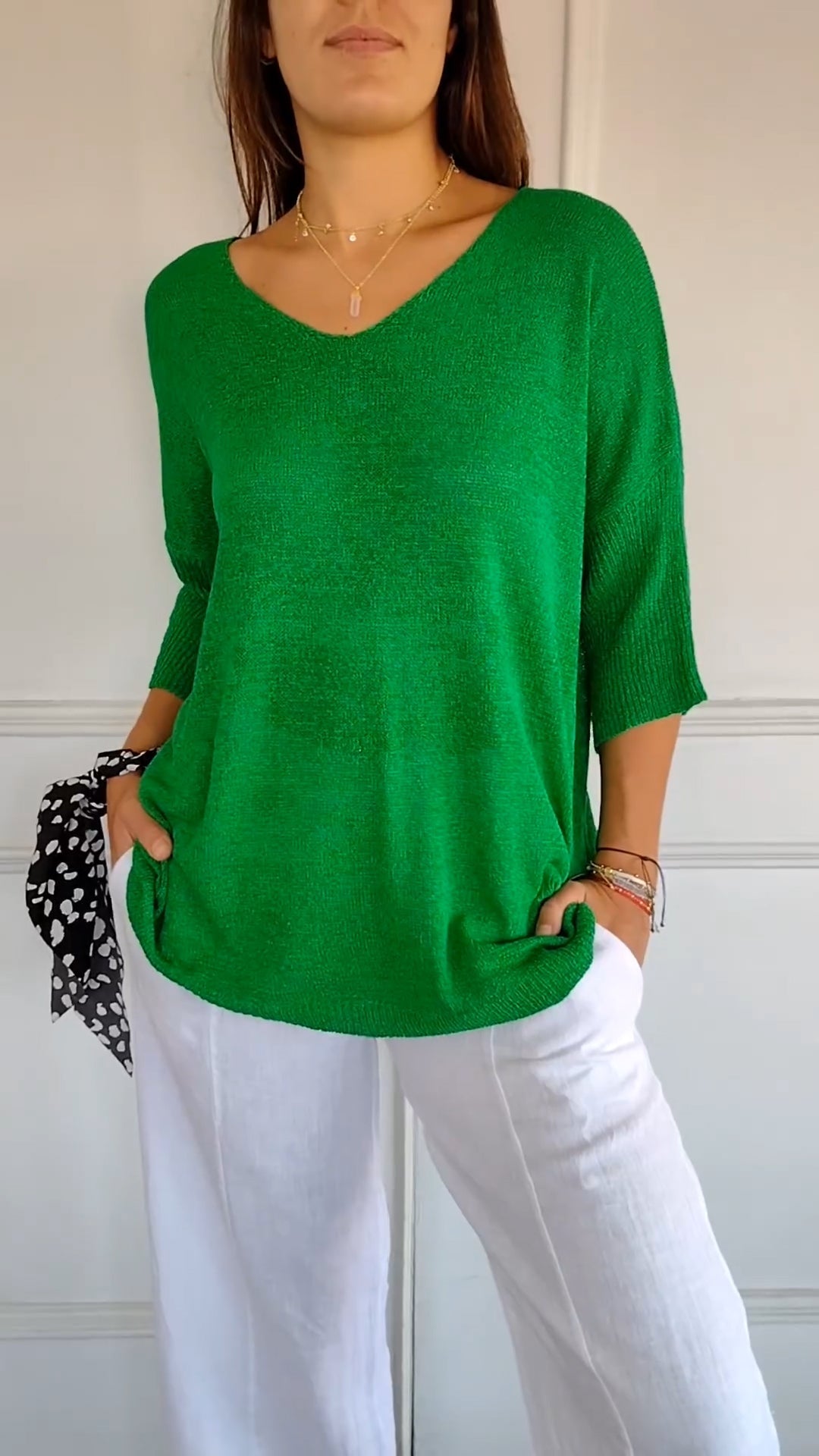 Vera™ Plain knitted top with V-neckline